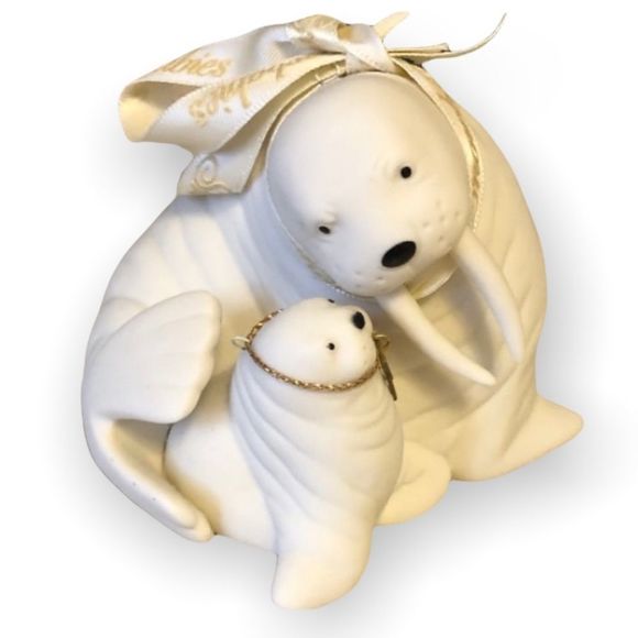 Snowbabies "Frosty Frolic Friends" WALRUS ornament - Picture 1 of 2